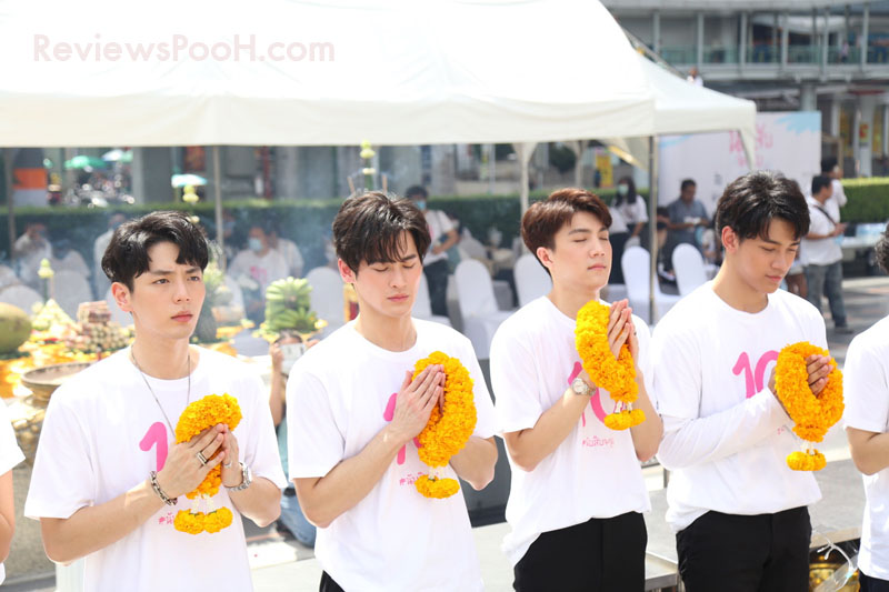 นักแสดงใน ซีรีส์นับสิบจะจูบ 