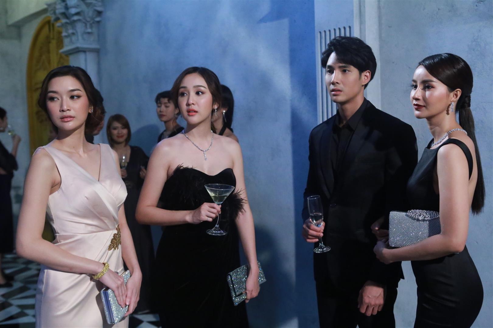 เรื่องย่อละคร สัญญารักสัญญาณลวง ตอนแรก EP.1