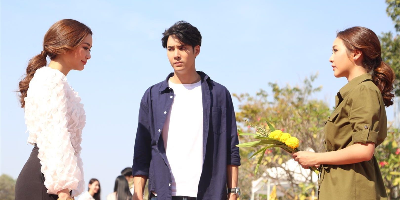 ภาพนักแสดง จาก ละครสัญญารักสัญญาณลวง