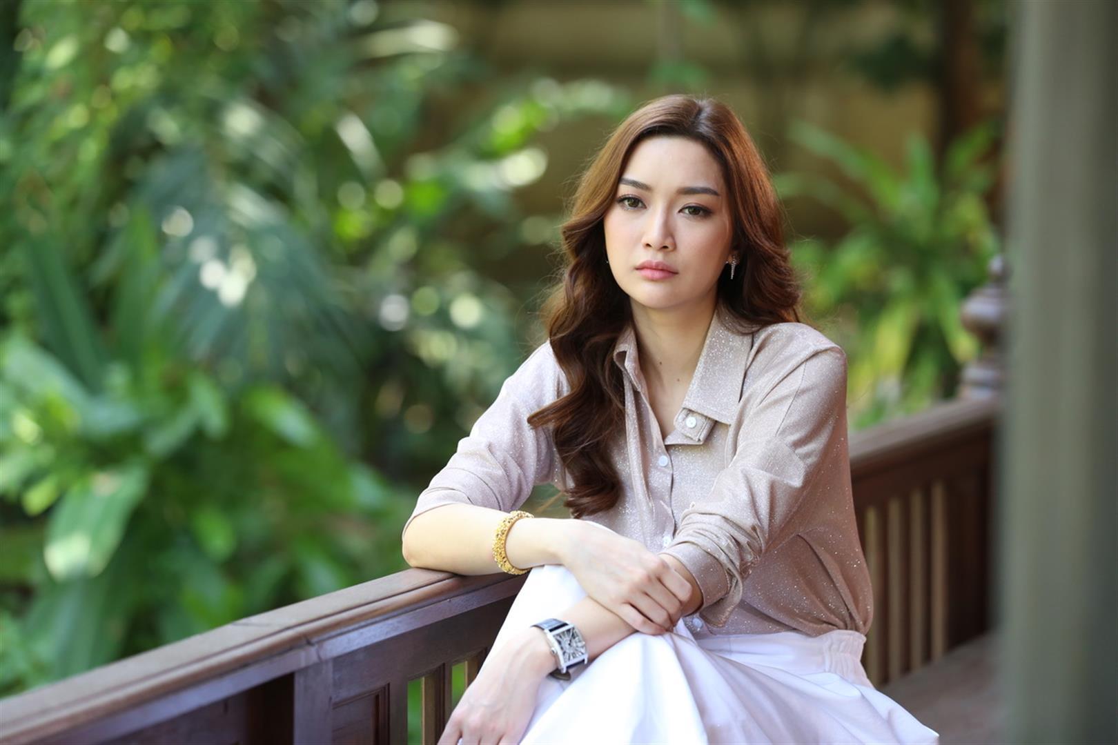 ภาพนักแสดง จาก ละครสัญญารักสัญญาณลวง