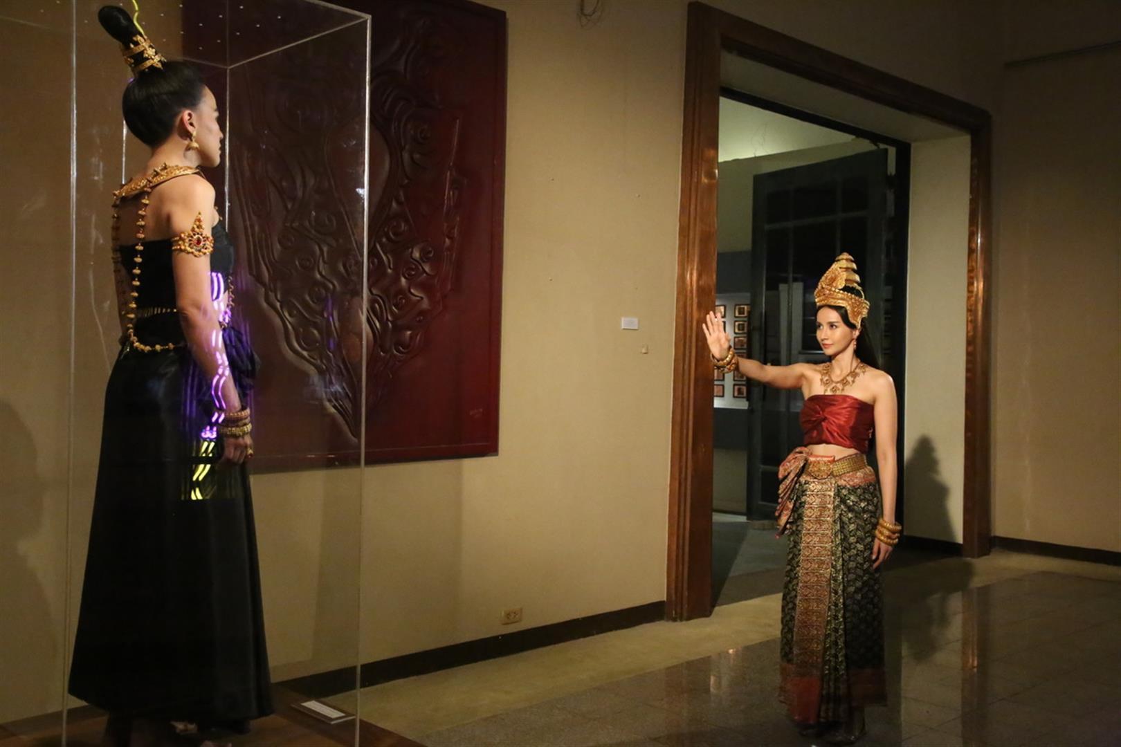 เรื่องย่อละคร สัญญารักสัญญาณลวง ตอนแรก EP.1