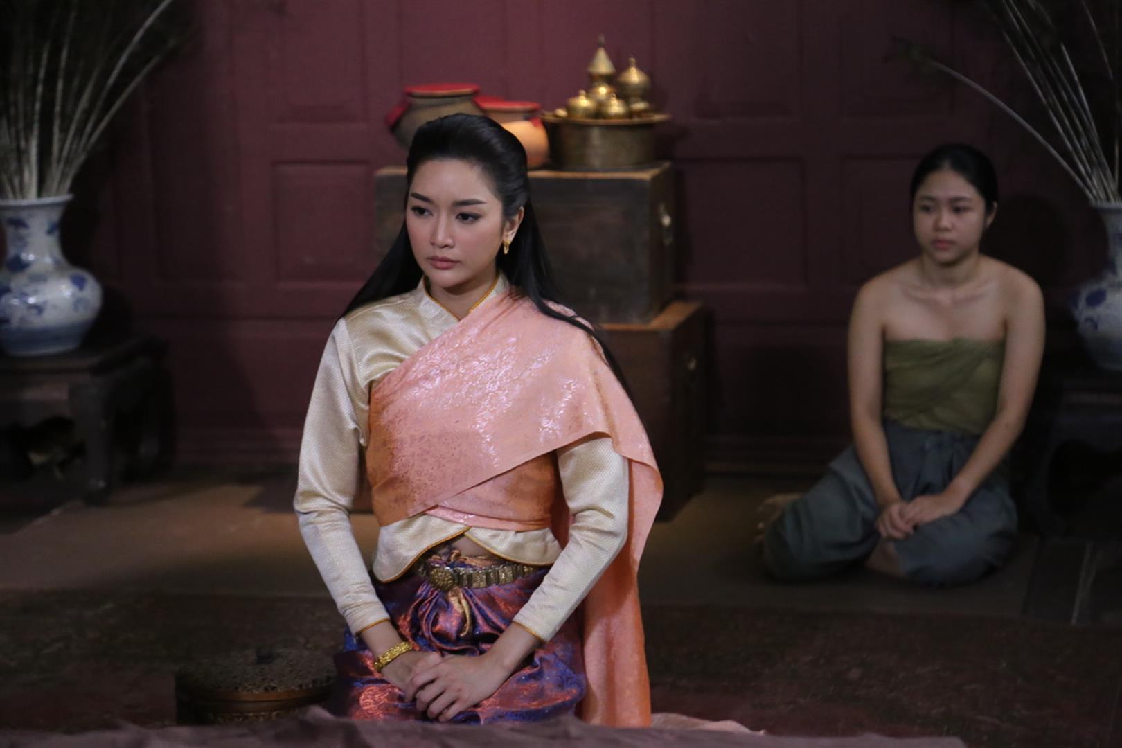 ภาพนักแสดง จาก ละครสัญญารักสัญญาณลวง