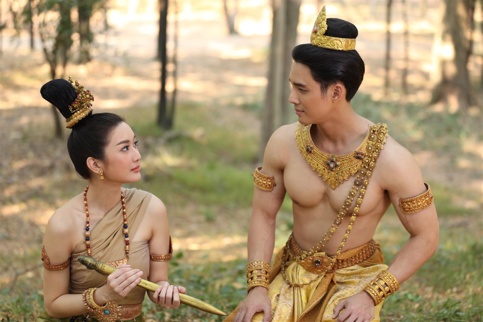 เรื่องย่อละคร สัญญารักสัญญาณลวง ตอนแรก EP.1