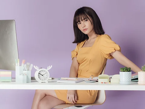 เรื่องย่อซีรีส์สาวออฟฟิศ 2000 ปี เริ่มตอนแรก 17 กุมภาพันธ์ 2564