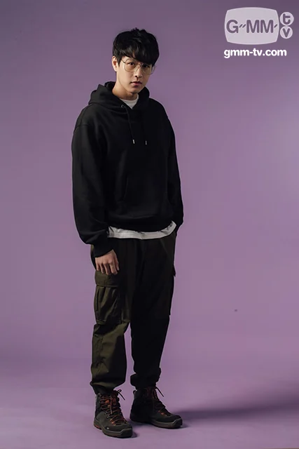 นักแสดงสาวออฟฟิศ 2000 ปี