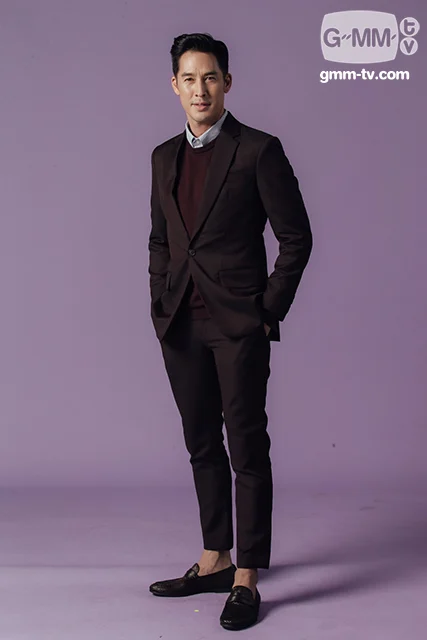 นักแสดงสาวออฟฟิศ 2000 ปี