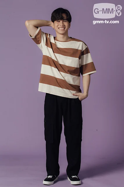 นักแสดงสาวออฟฟิศ 2000 ปี